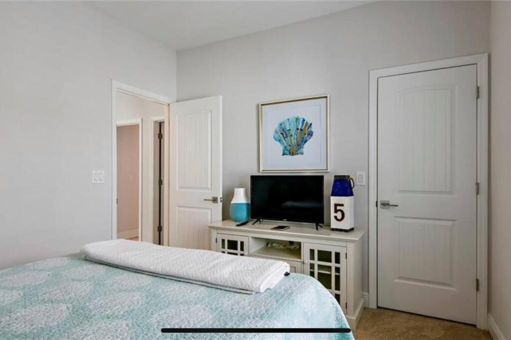 סיינט פיט ביץ' Luxurious Modern Townhouse Right Across Beach!! Table Tennis מראה חיצוני תמונה